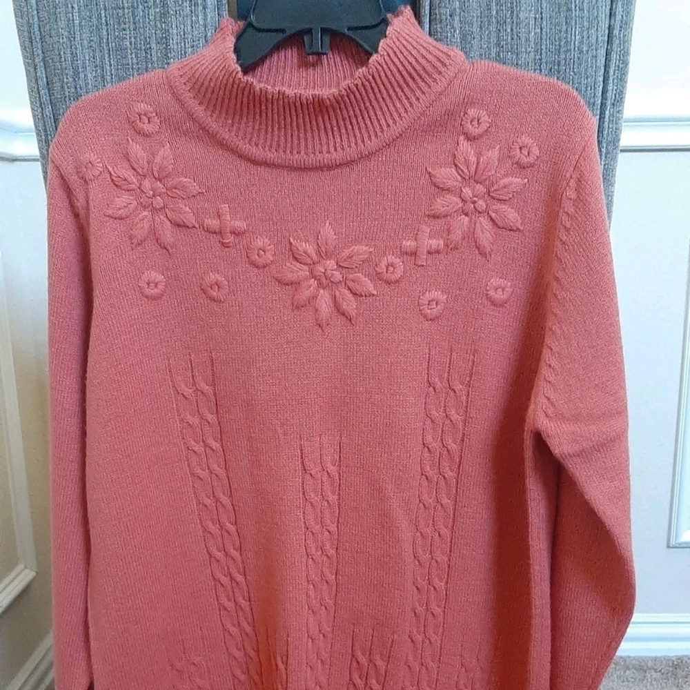 Elegant Floral Knit Turtleneck Sweater - Pink